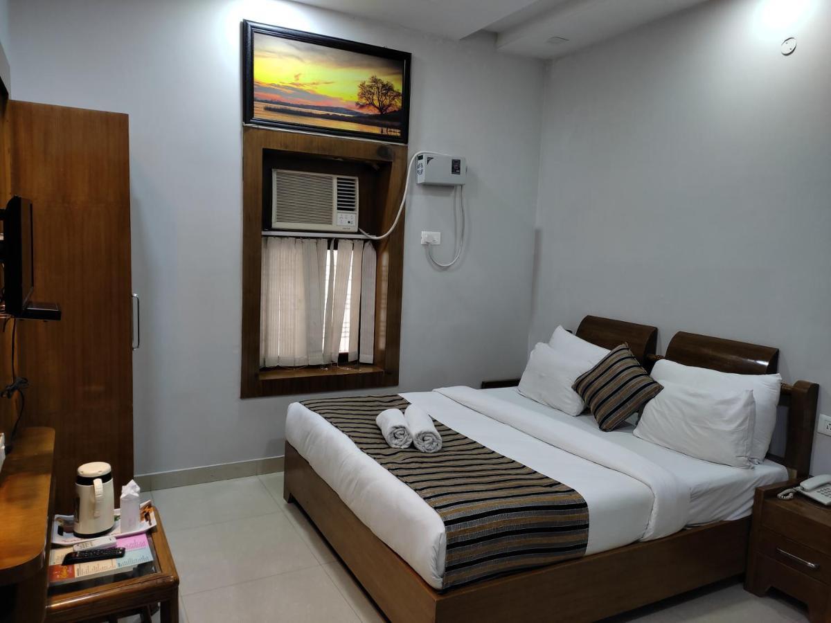 Hotel Krishna Ji Haridwār Buitenkant foto