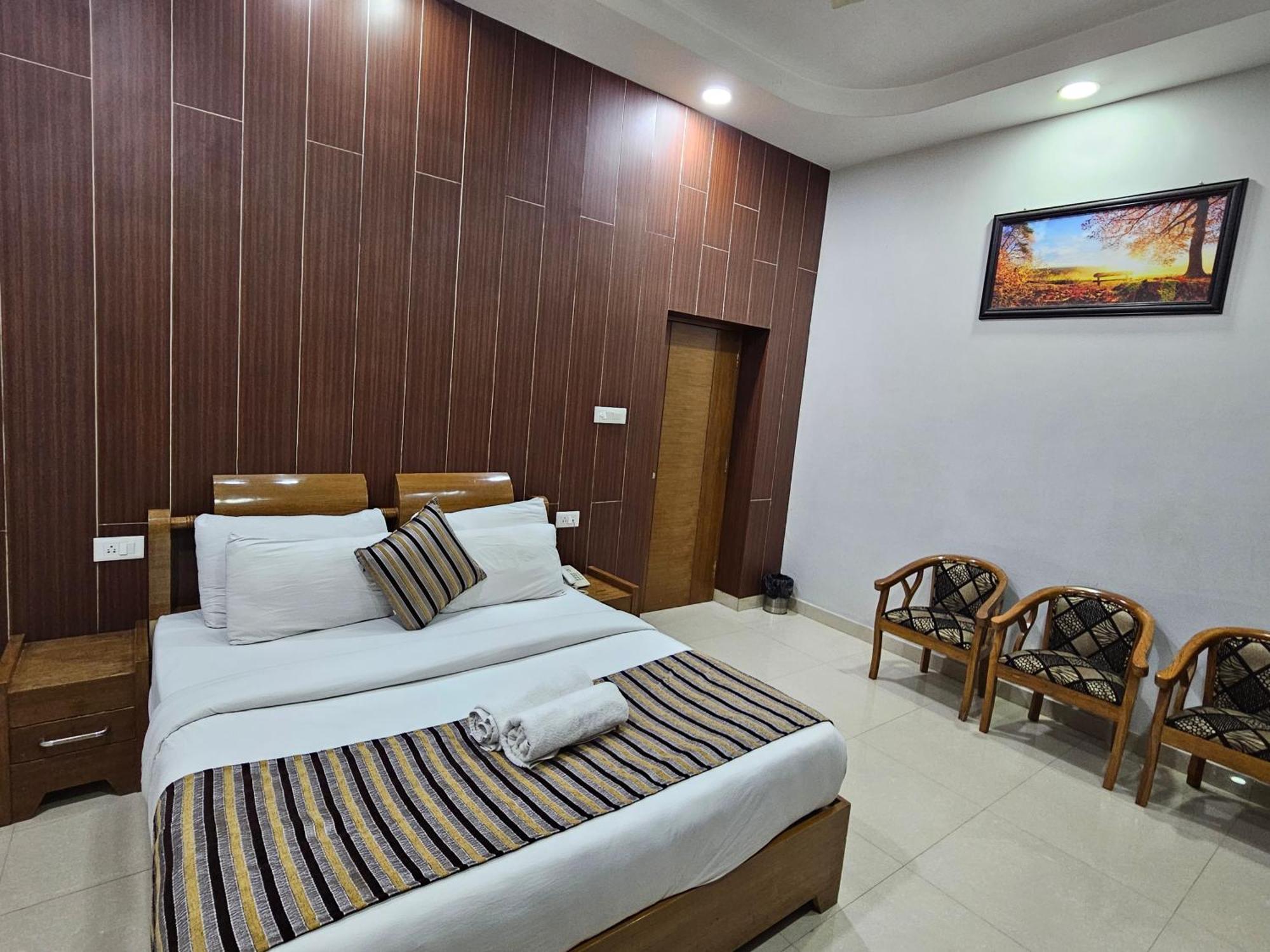 Hotel Krishna Ji Haridwār Buitenkant foto