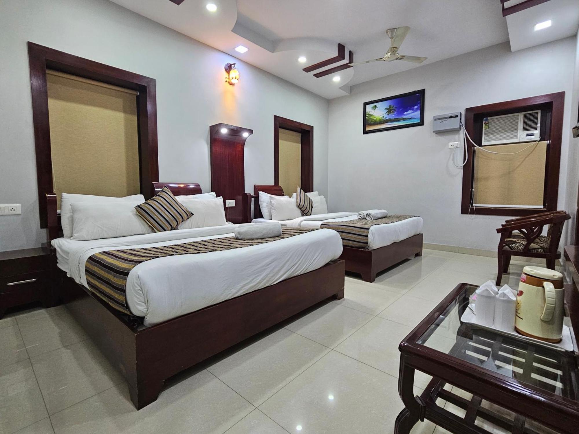 Hotel Krishna Ji Haridwār Buitenkant foto