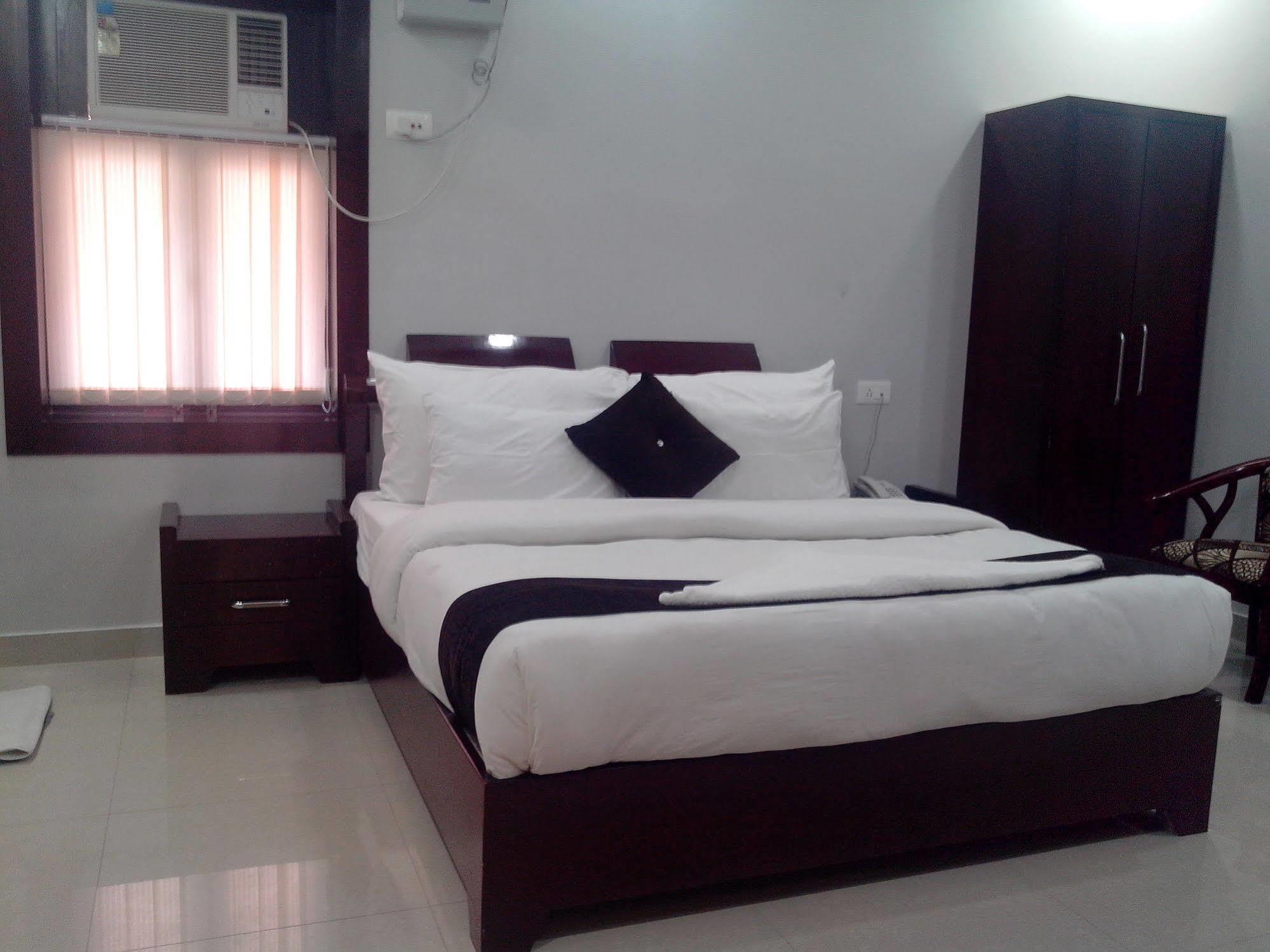 Hotel Krishna Ji Haridwār Buitenkant foto